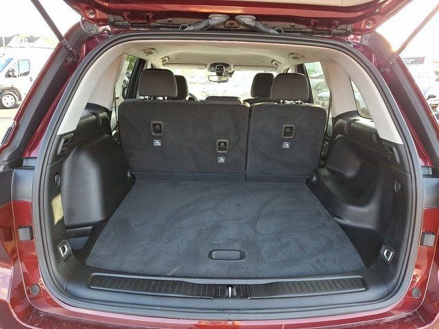 Used 2023 Jeep Grand Cherokee Laredo image 29