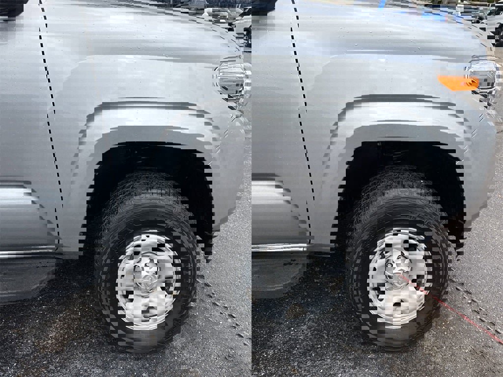 Used 2023 Toyota Tacoma SR w/ SR Convenience Package image 2