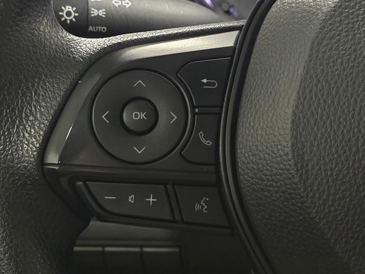 Certified 2024 Toyota Corolla LE image 29