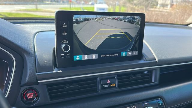 Used 2025 Honda Pilot Touring image 17