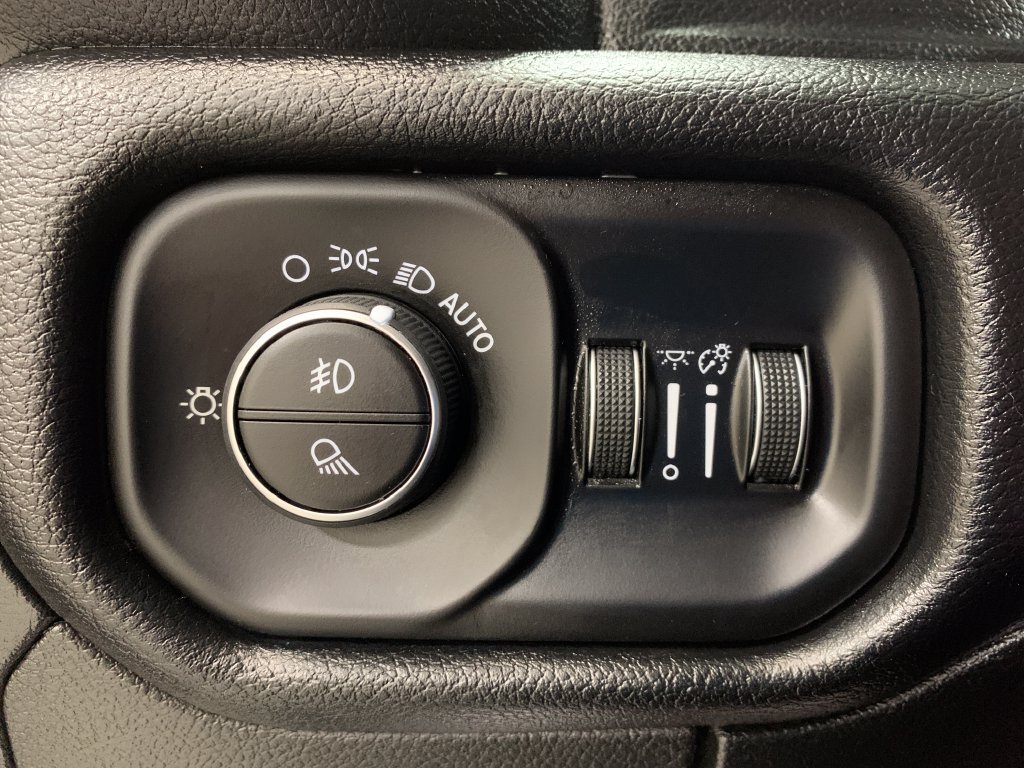 Used 2019 RAM 1500 Big Horn AWD/4WD image 23