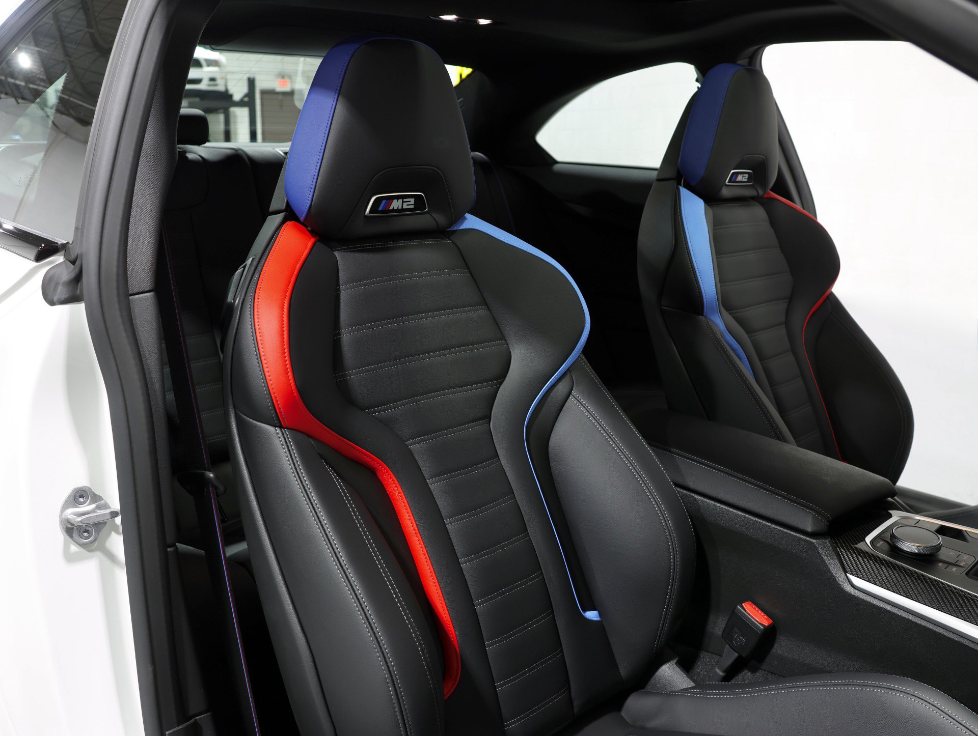 Used 2026 BMW M2 w/ Lighting Package RWD image 90