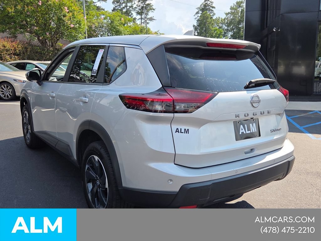 Used 2024 Nissan Rogue SV AWD/4WD image 11