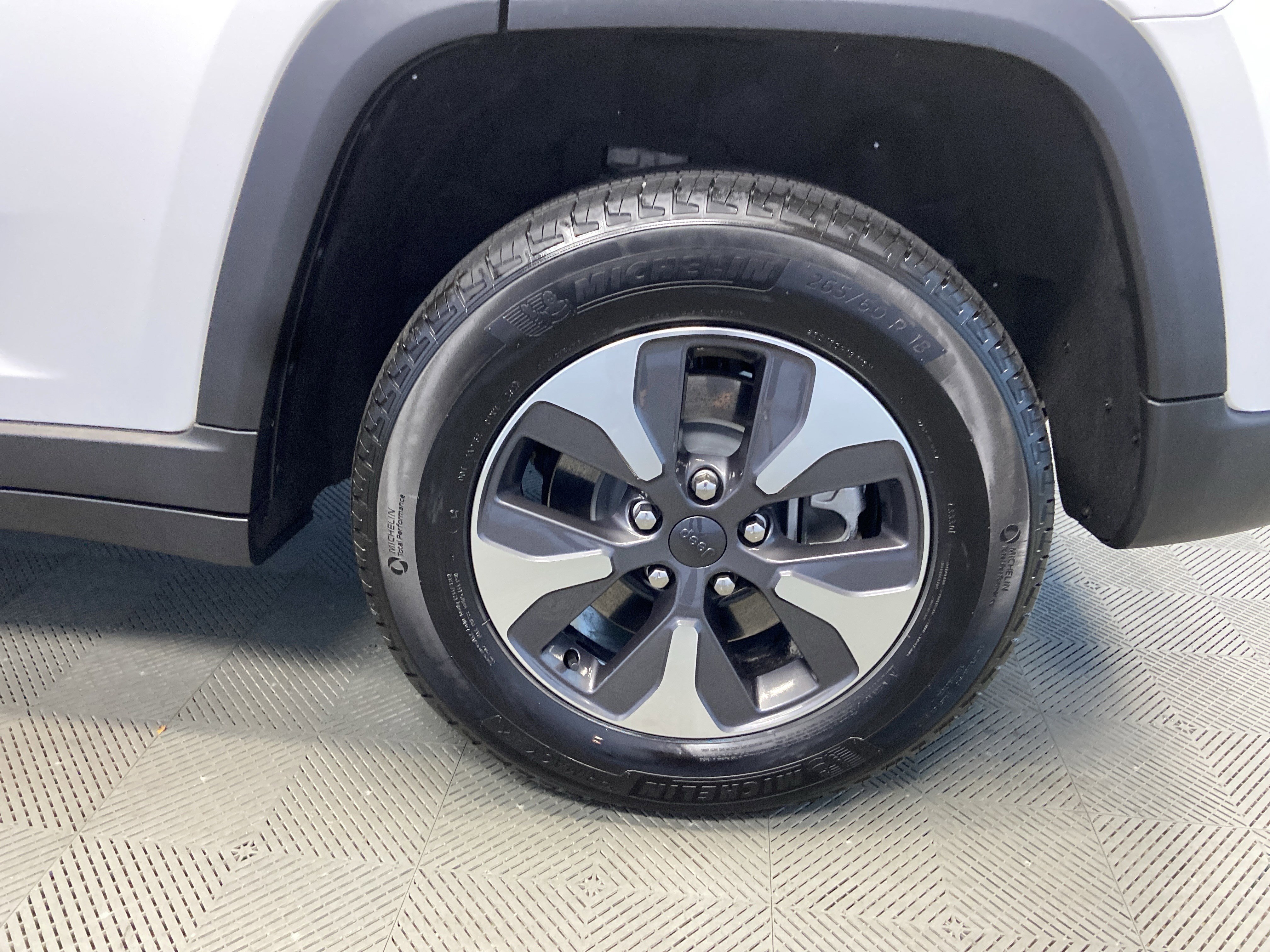 Used 2023 Jeep Grand Cherokee 4WD 4xe image 33