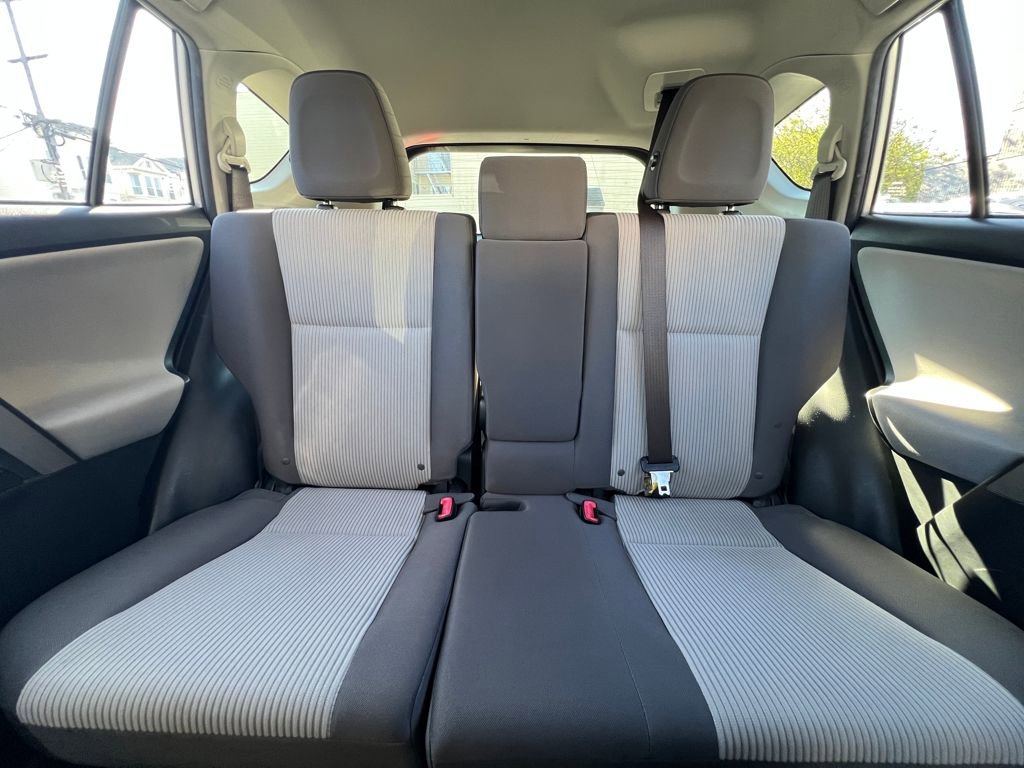 Used 2015 Toyota RAV4 LE image 13