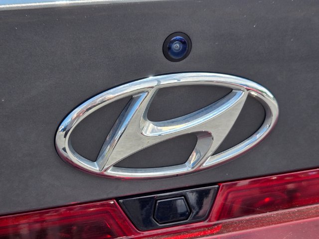 Used 2023 Hyundai Elantra SEL w/ Convenience Package FWD image 15