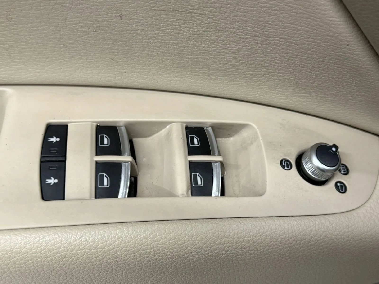 Used 2015 Audi Q7 TDI Premium Plus w/ Premium Plus Package AWD/4WD image 34