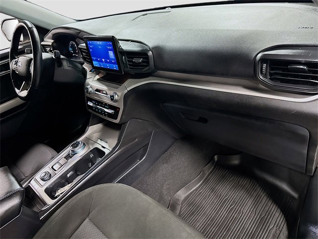 Used 2022 Ford Explorer XLT image 33