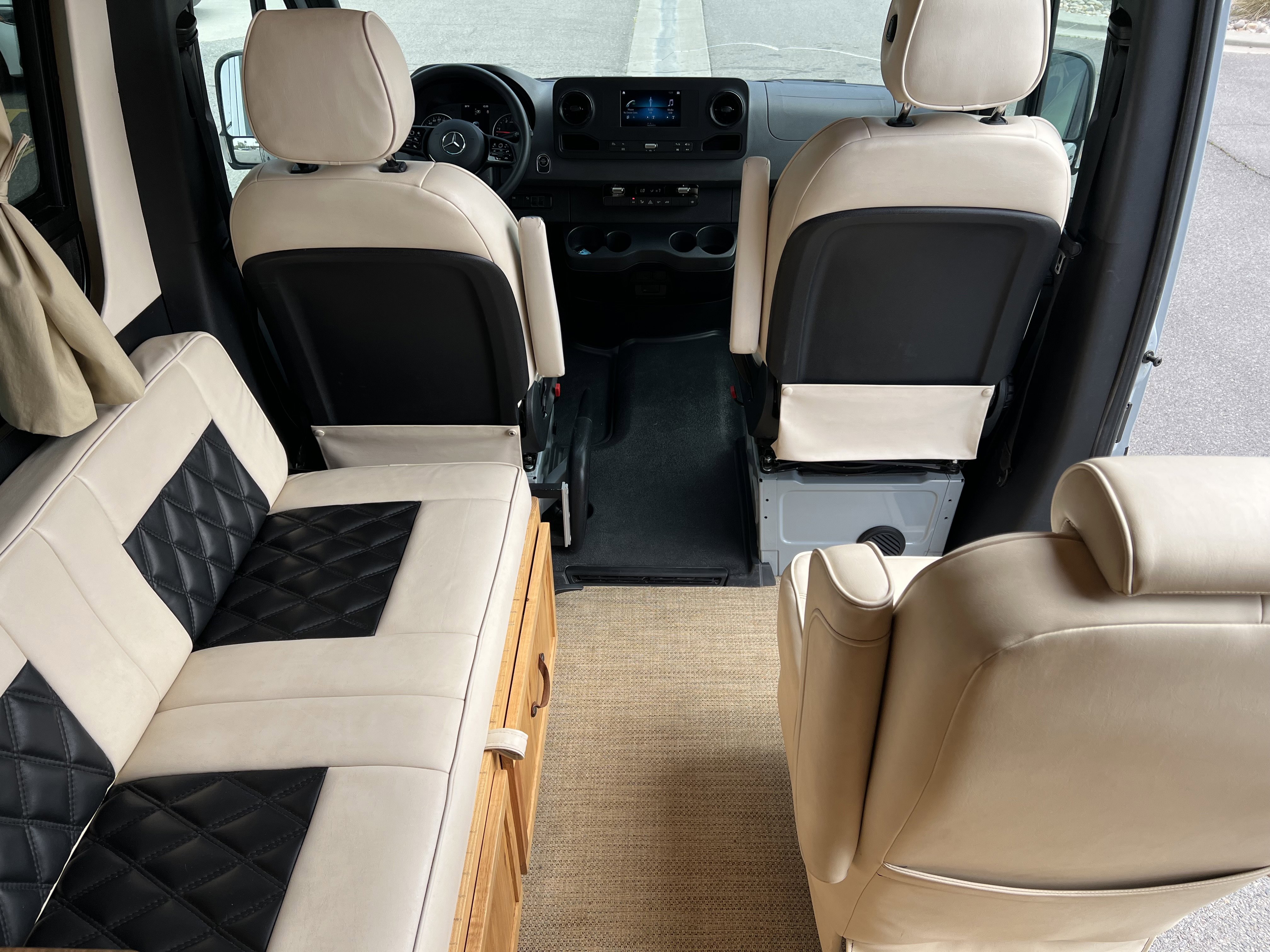 Used 2022 Mercedes-Benz Sprinter 2500 image 26