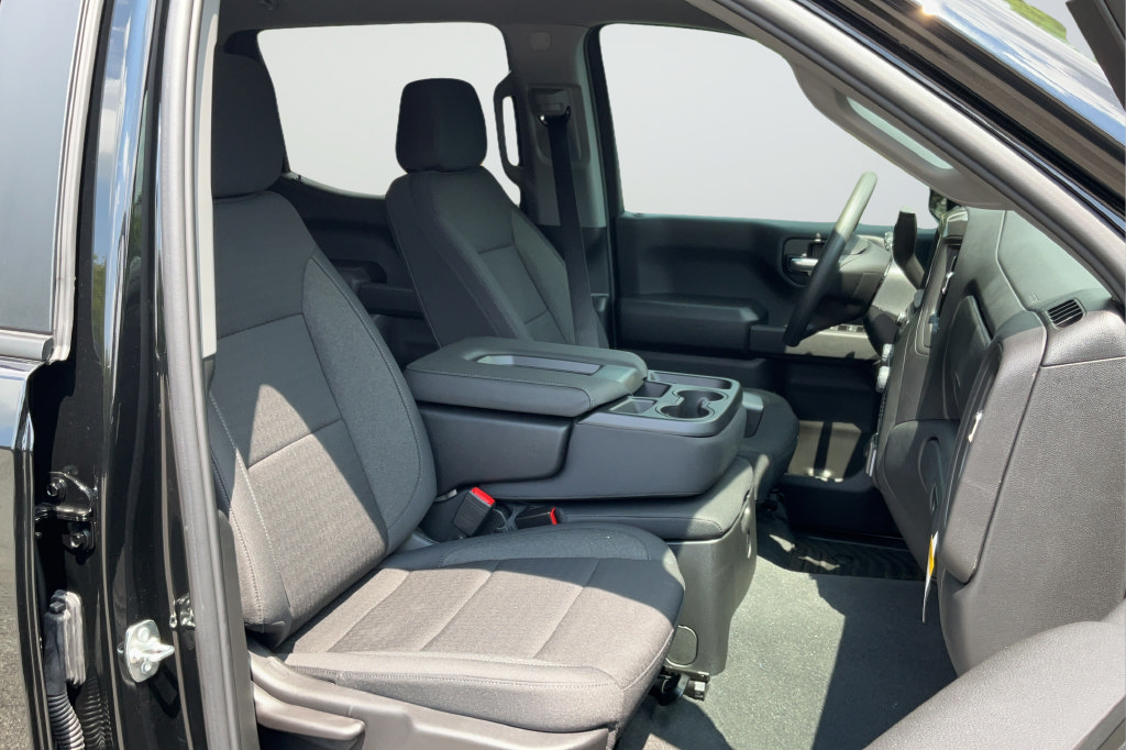 New 2026 Chevrolet Silverado 1500 Custom w/ Turbomax Blackout Package AWD/4WD image 18