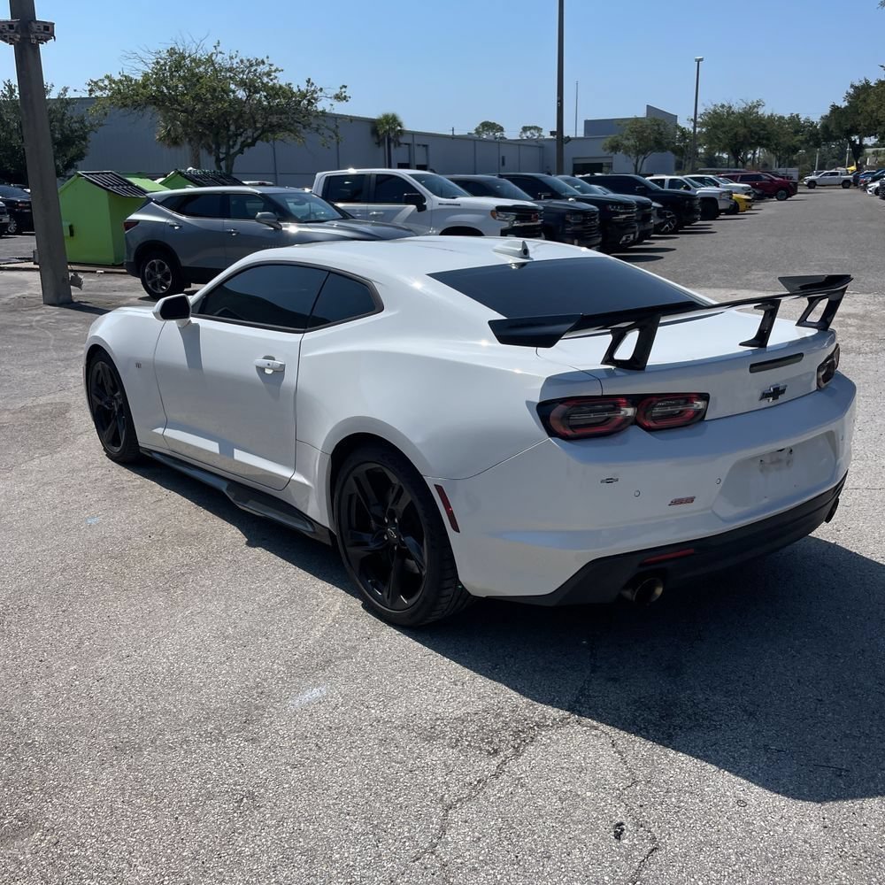 Used 2021 Chevrolet Camaro SS RWD image 4