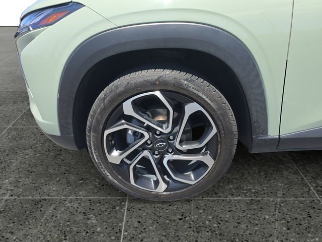 Used 2024 Chevrolet Trax RS w/ Sunroof Package FWD image 14