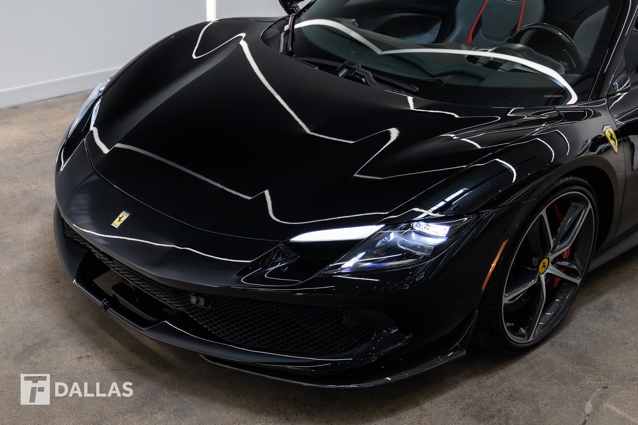Used 2023 Ferrari 296 GTS RWD image 5