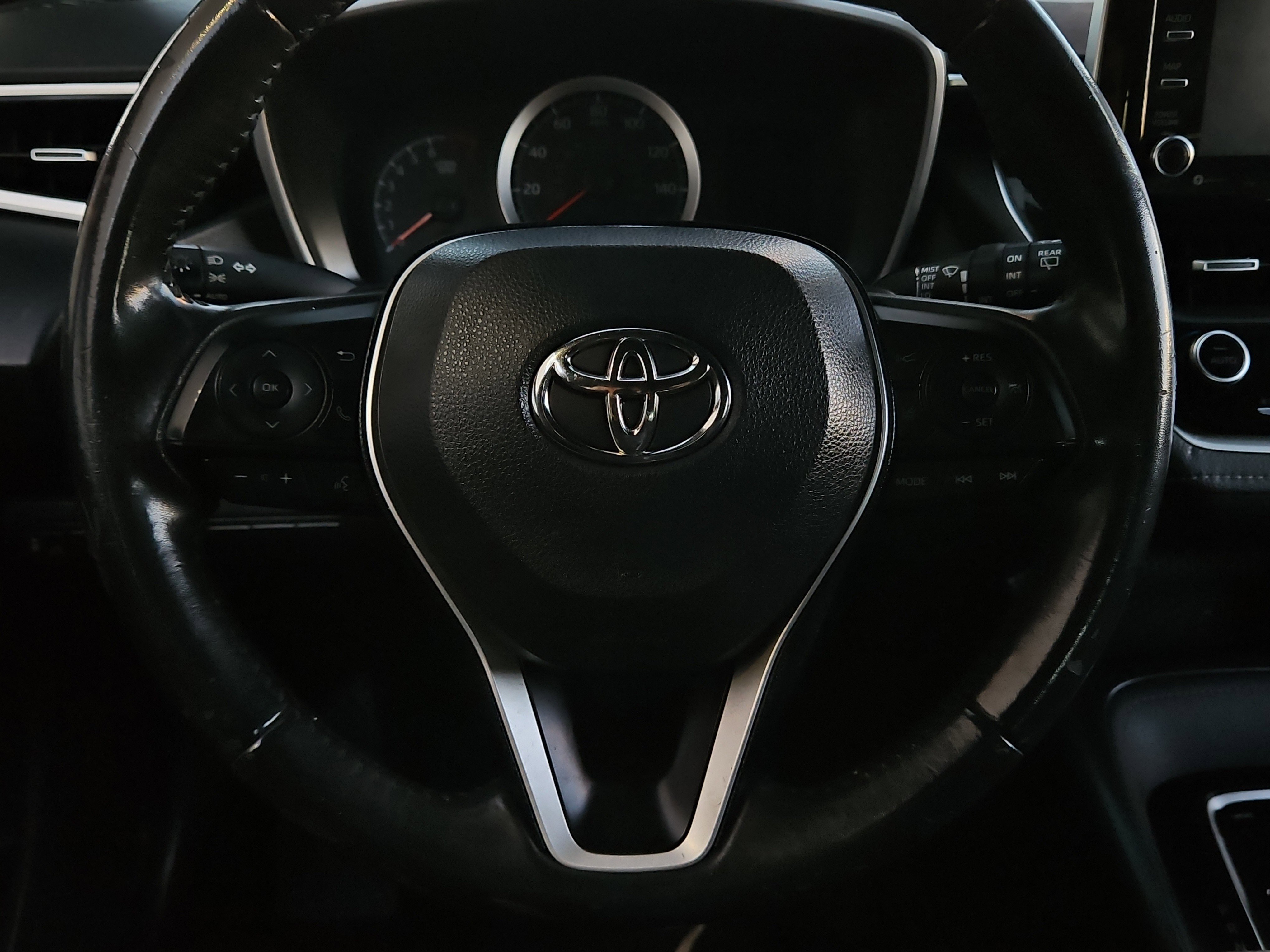 Used 2021 Toyota Corolla SE w/ Special Edition image 9