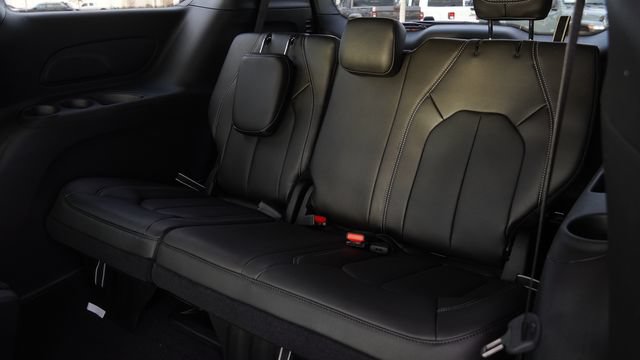New 2026 Chrysler Pacifica Select FWD image 14