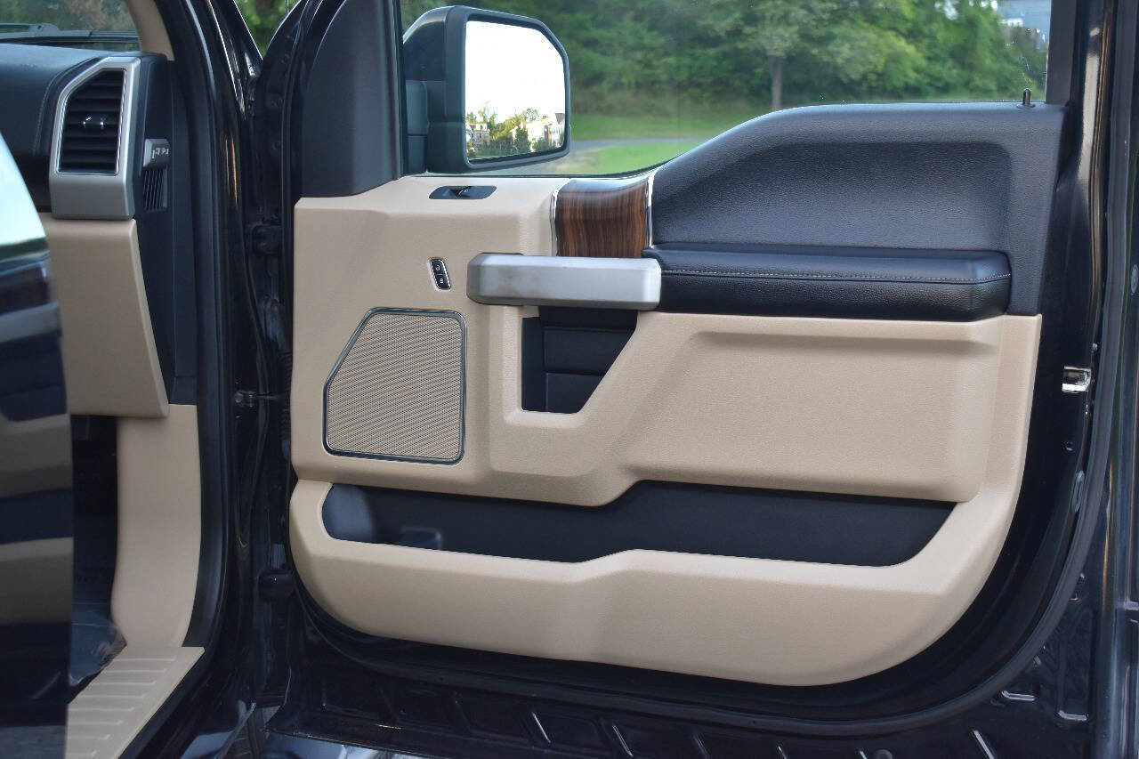 Used 2017 Ford F150 Lariat w/ Equipment Group 501A Mid image 9