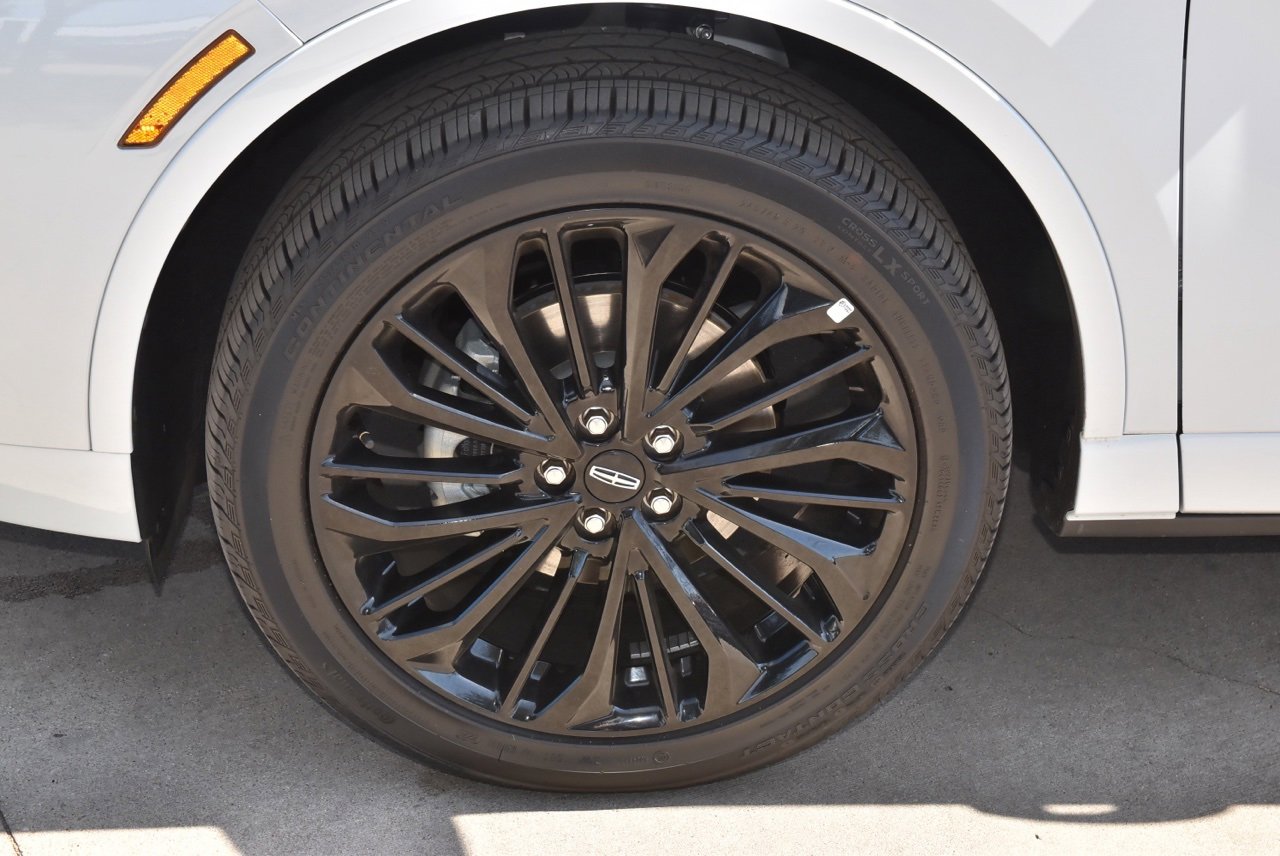 New 2026 Lincoln Corsair Reserve w/ Jet Appearance Package FWD image 39