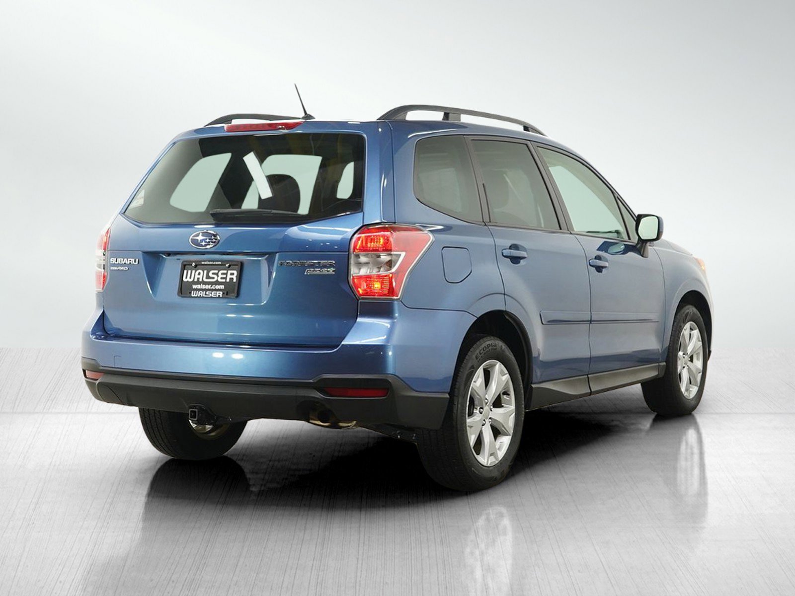 Used 2015 Subaru Forester 2.5i Premium w/ All-Weather Package image 5