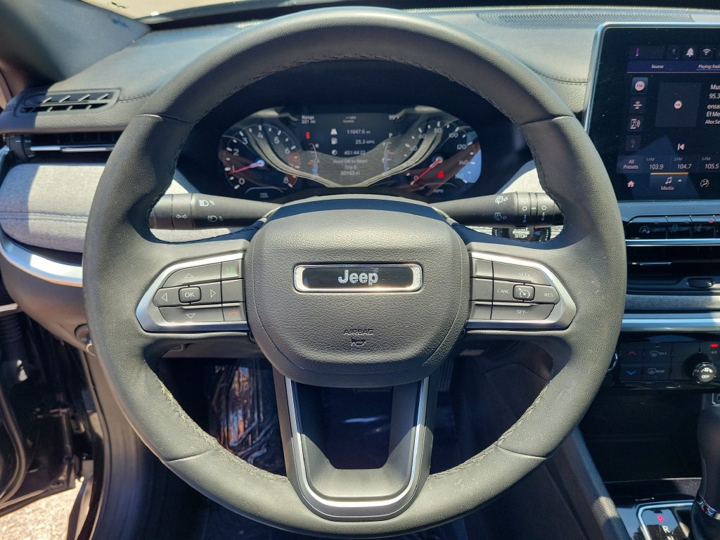Used 2024 Jeep Compass Latitude AWD/4WD image 16
