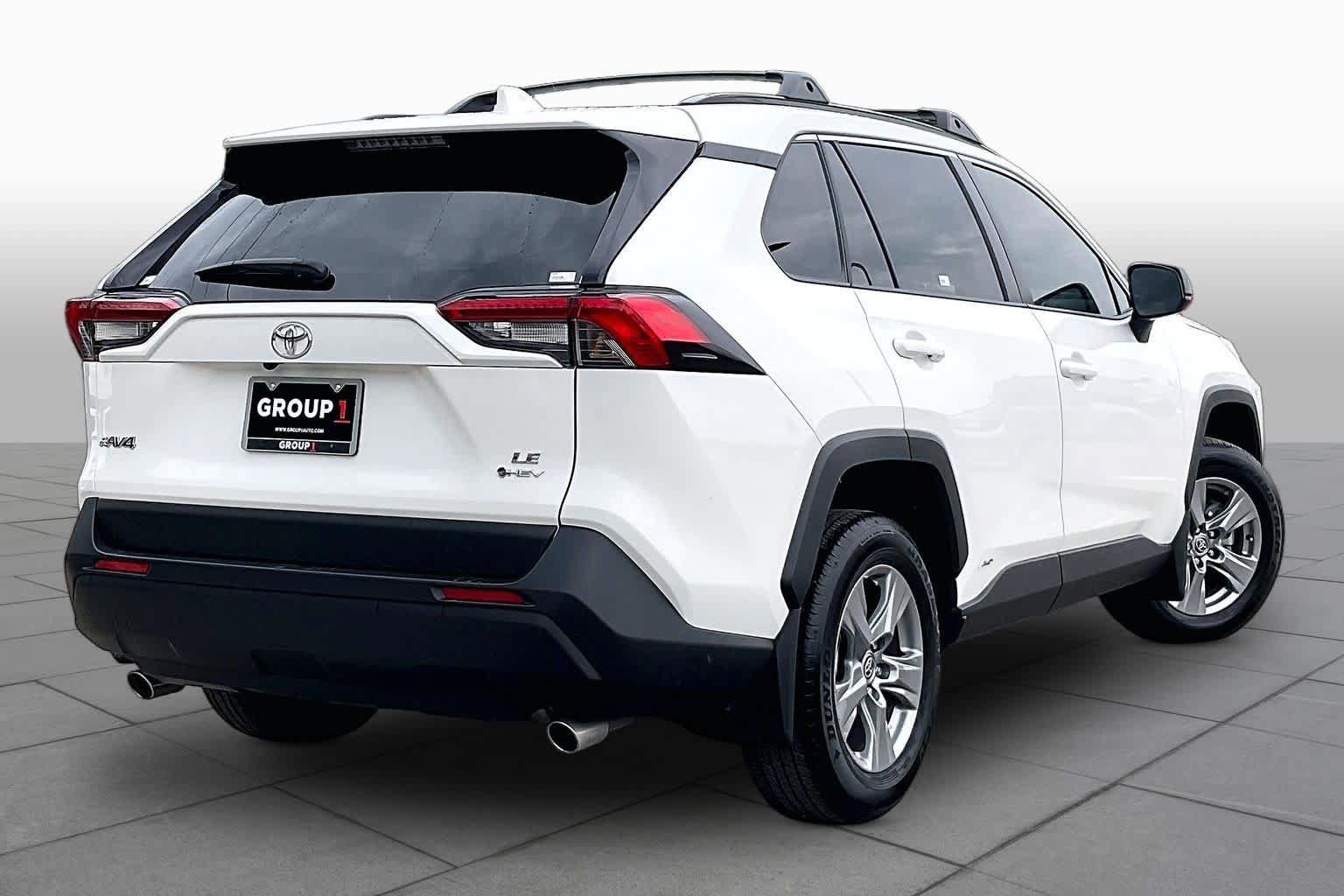 Used 2025 Toyota RAV4 LE AWD/4WD image 13