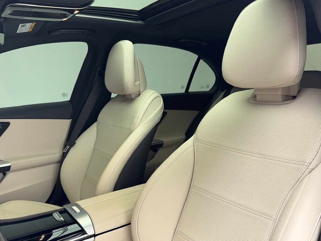 Used 2024 Mercedes-Benz C 300 4MATIC Sedan image 41