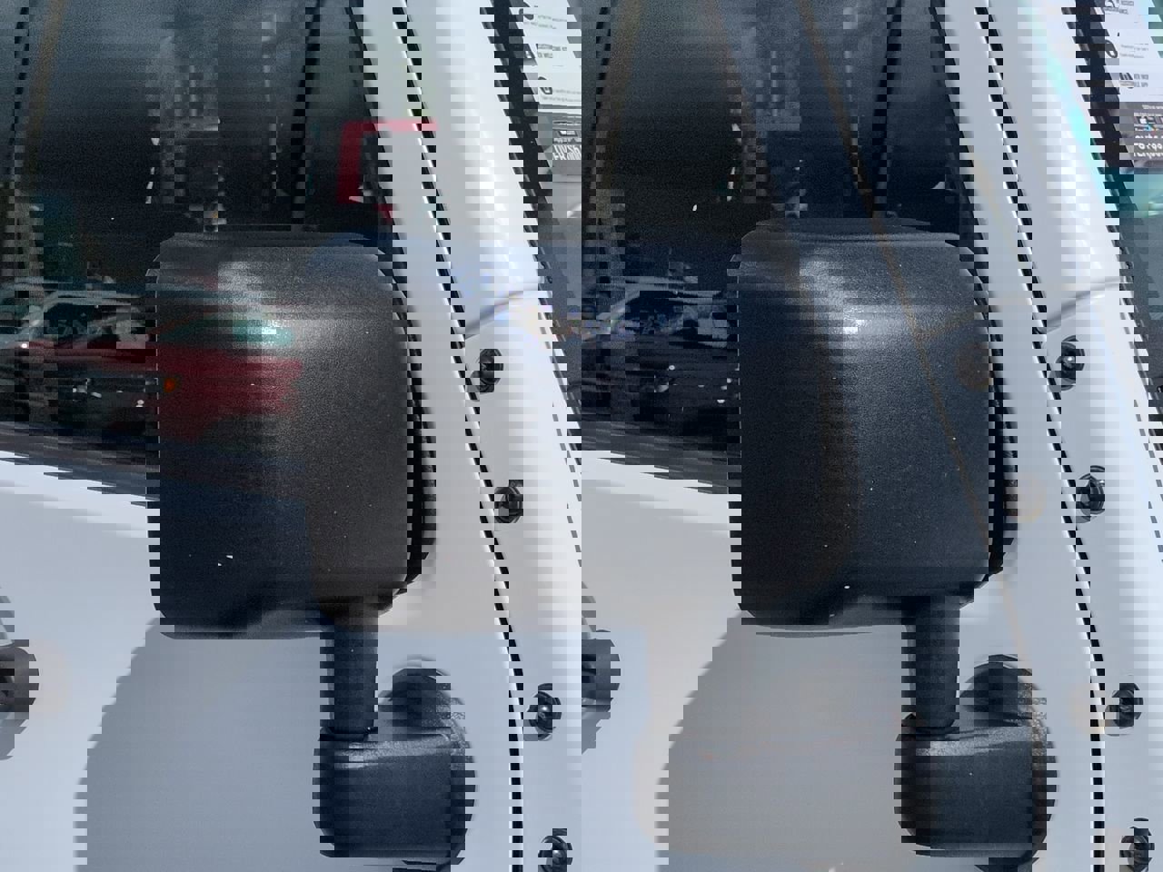 Used 2016 Jeep Wrangler Unlimited Sahara image 12