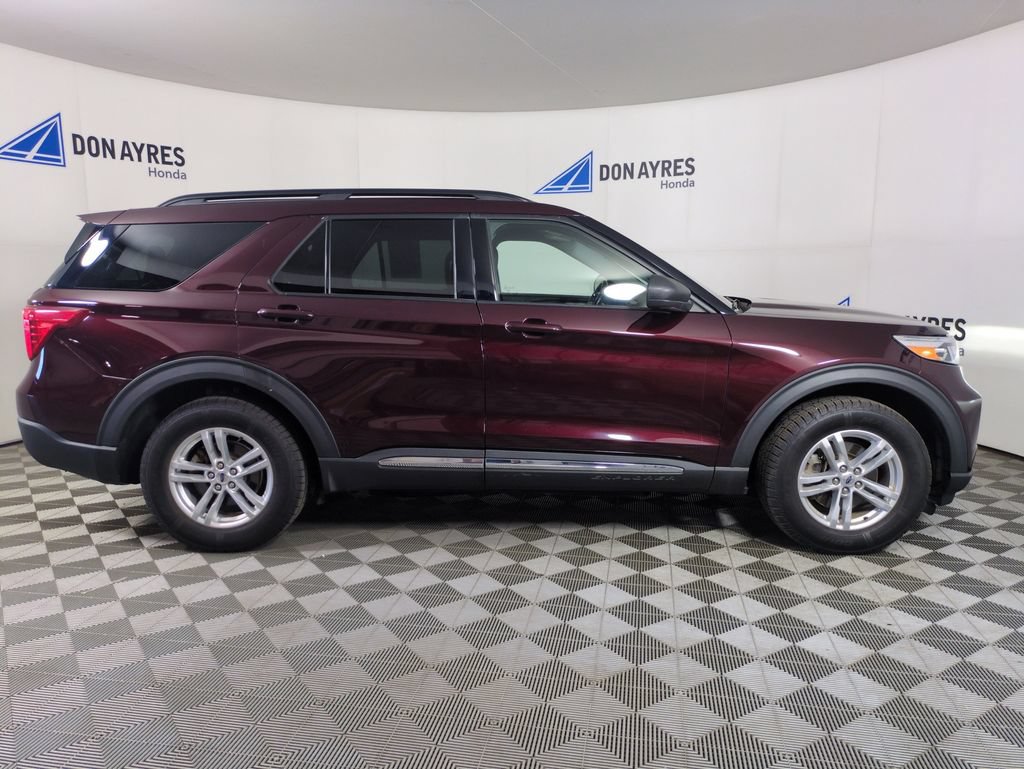 Used 2022 Ford Explorer XLT w/ Equipment Group 202A AWD/4WD image 6
