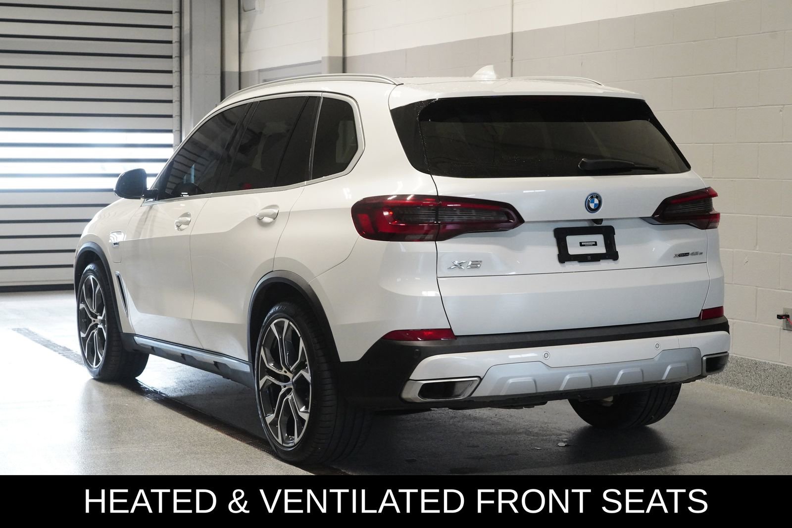 Used 2023 BMW X5 xDrive45e w/ Executive Package AWD/4WD image 4