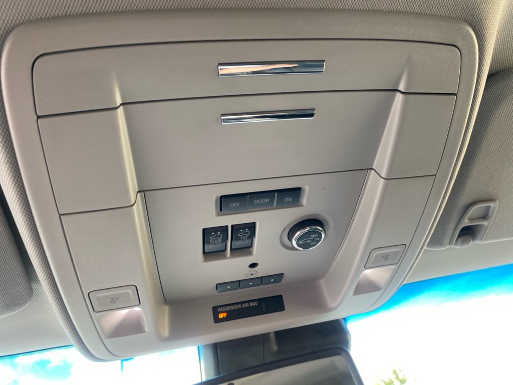 Used 2018 GMC Yukon XL SLT w/ Open Road Package image 18