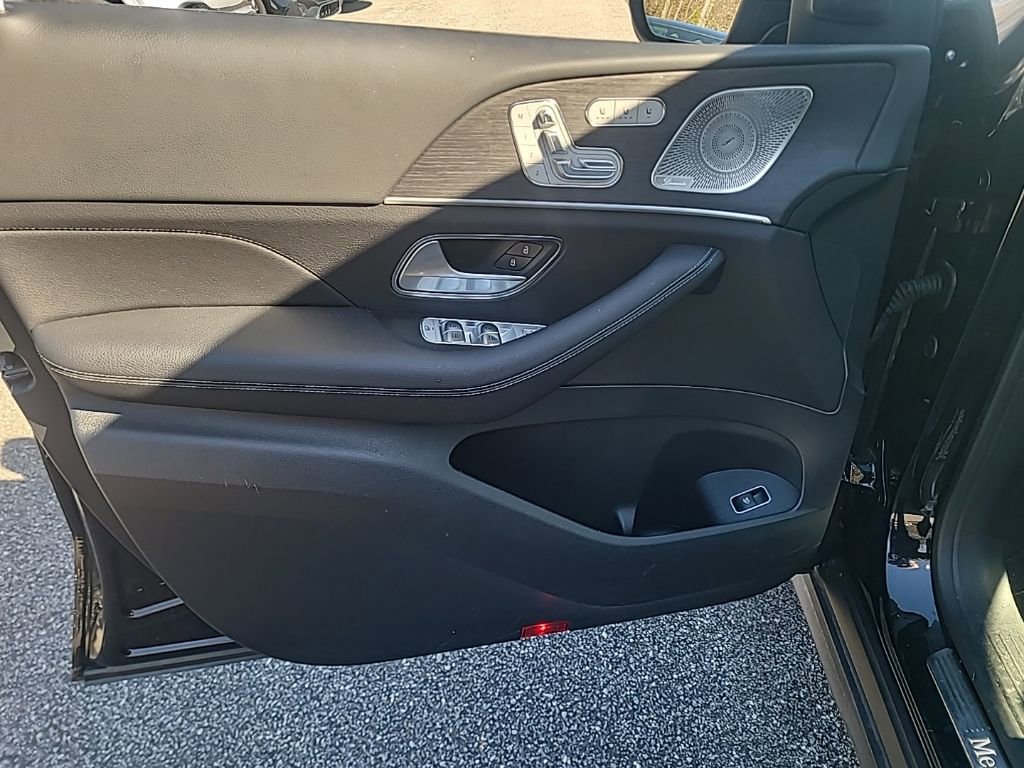 Used 2025 Mercedes-Benz GLS 450 4MATIC image 16