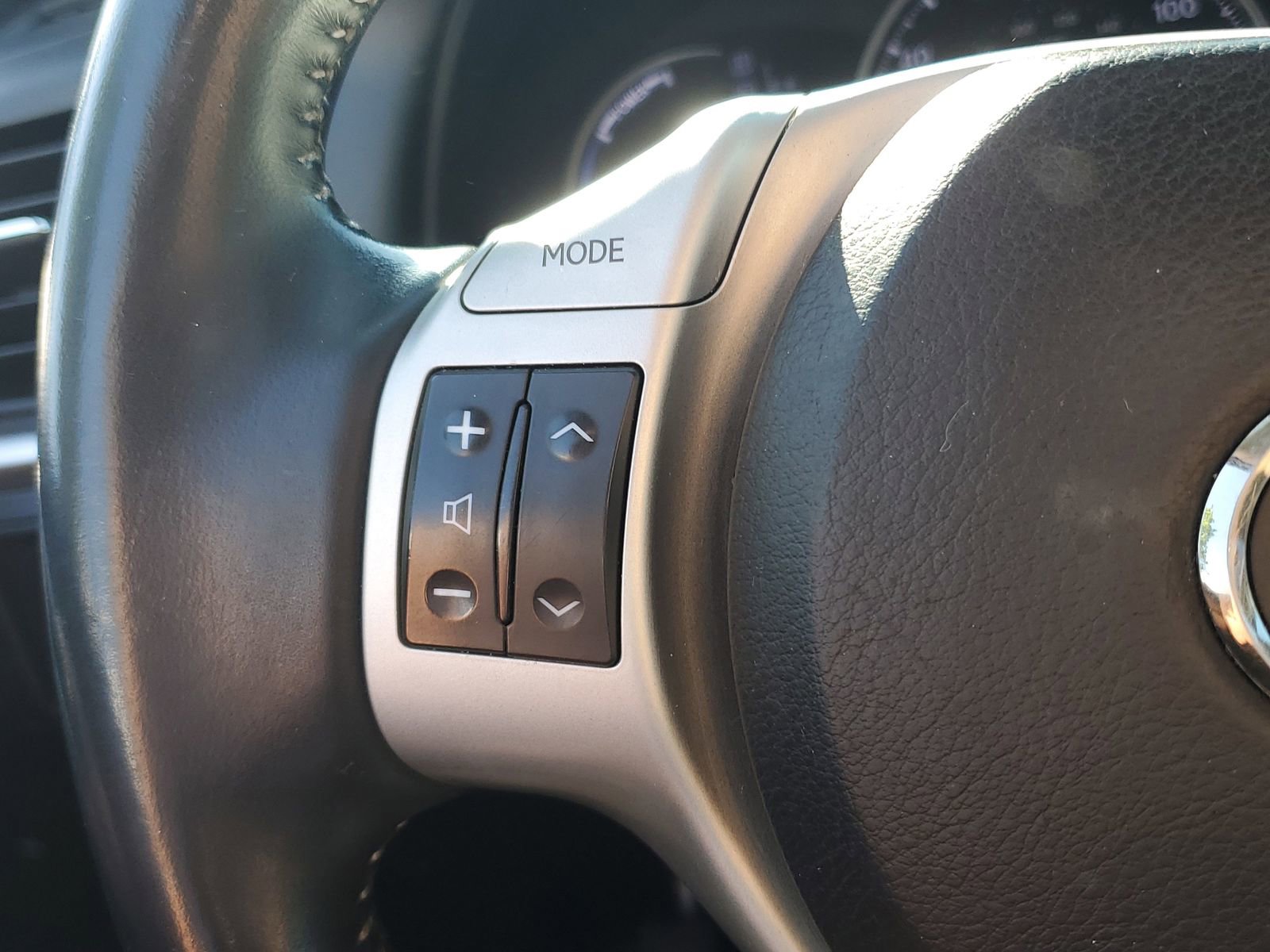 Used 2012 Lexus CT 200h Premium w/ Leather Pkg FWD image 22