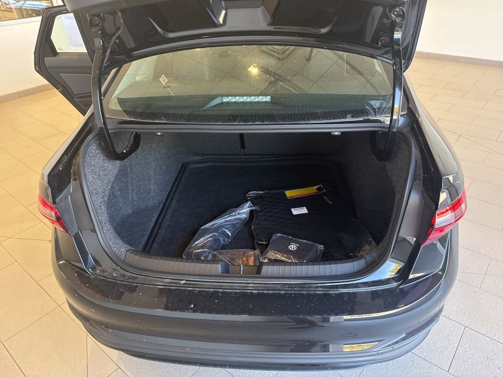 New 2025 Volkswagen Jetta SE image 16