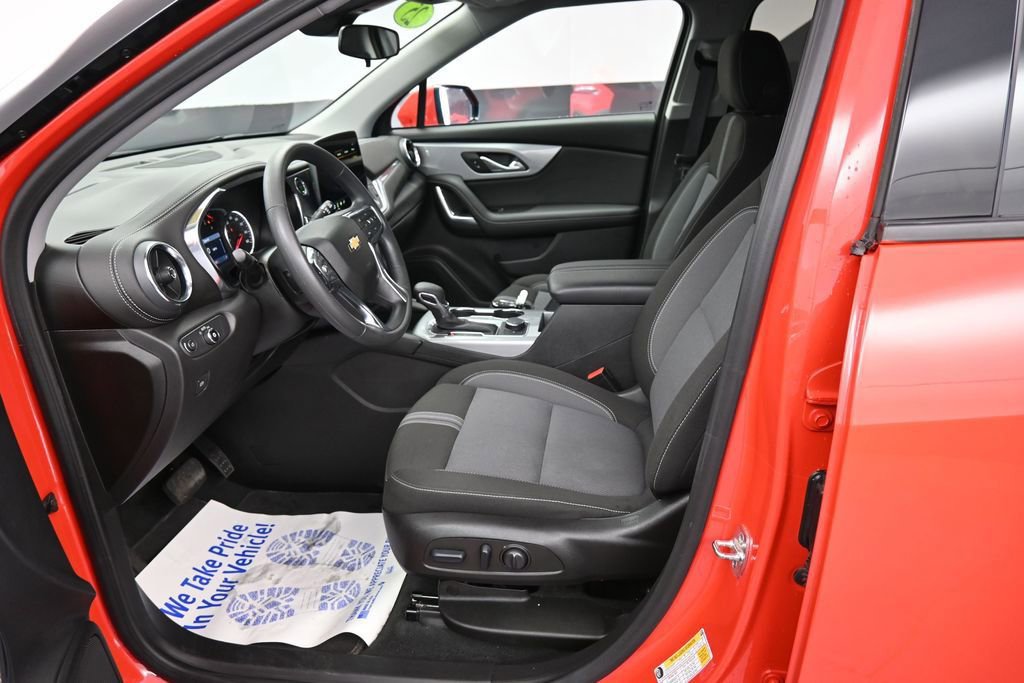 Used 2025 Chevrolet Blazer LT FWD image 26