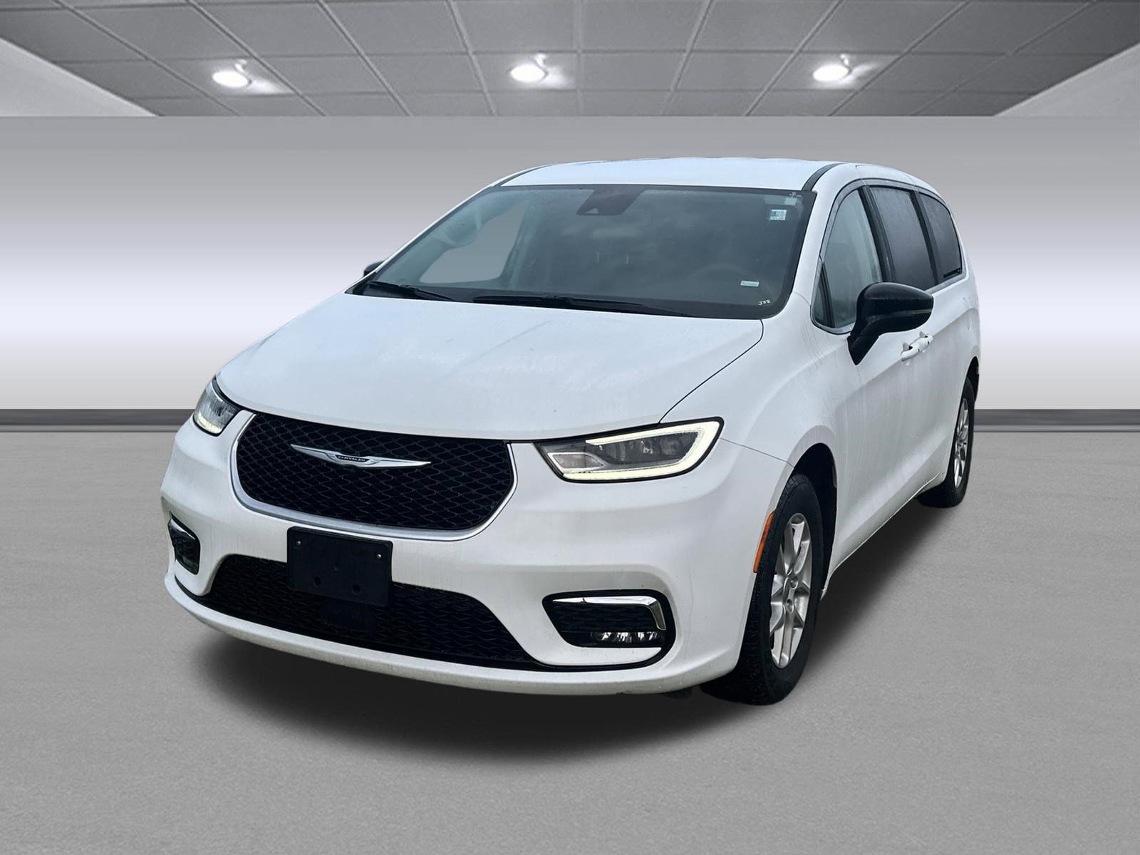 Used 2024 Chrysler Pacifica Touring-L FWD image 7