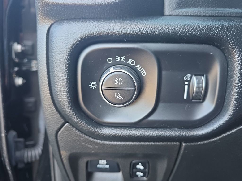 Used 2020 RAM 1500 Big Horn AWD/4WD image 15