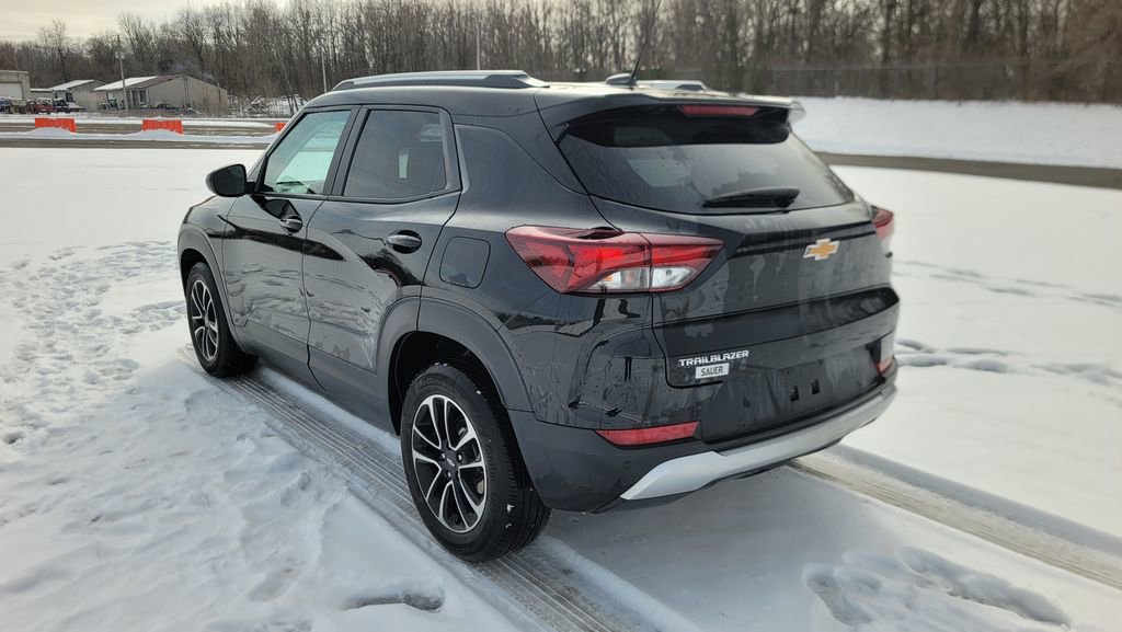 Used 2024 Chevrolet TrailBlazer LT w/ LT Cold Weather Package image 9