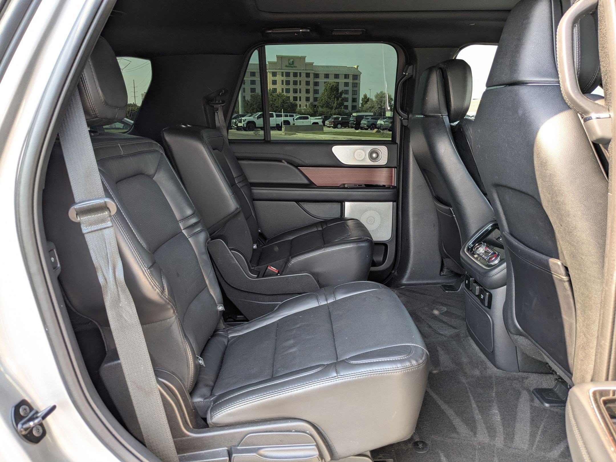 Used 2021 Lincoln Navigator Reserve AWD/4WD image 30