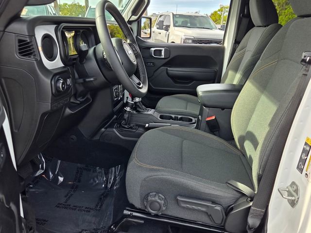 Used 2025 Jeep Wrangler Unlimited Sport AWD/4WD image 9