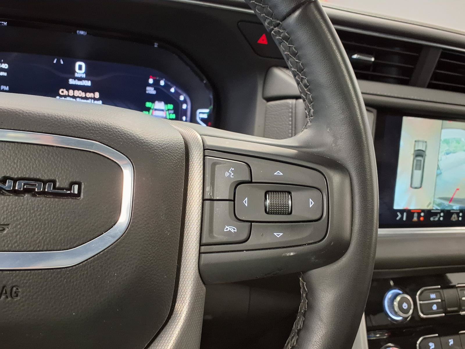 Used 2024 GMC Yukon Denali RWD image 31