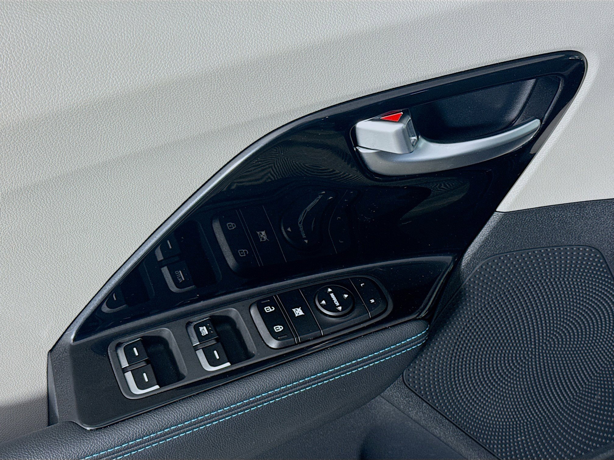 Used 2022 Kia Niro LXS image 24