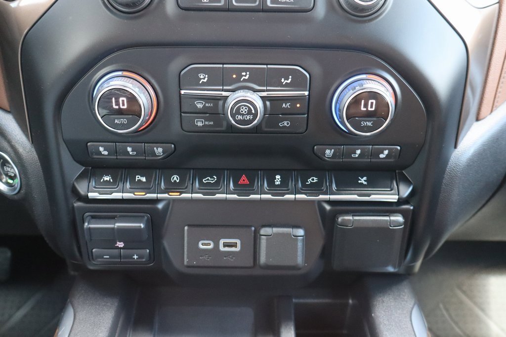 Used 2021 Chevrolet Silverado 1500 High Country w/ Technology Package image 11