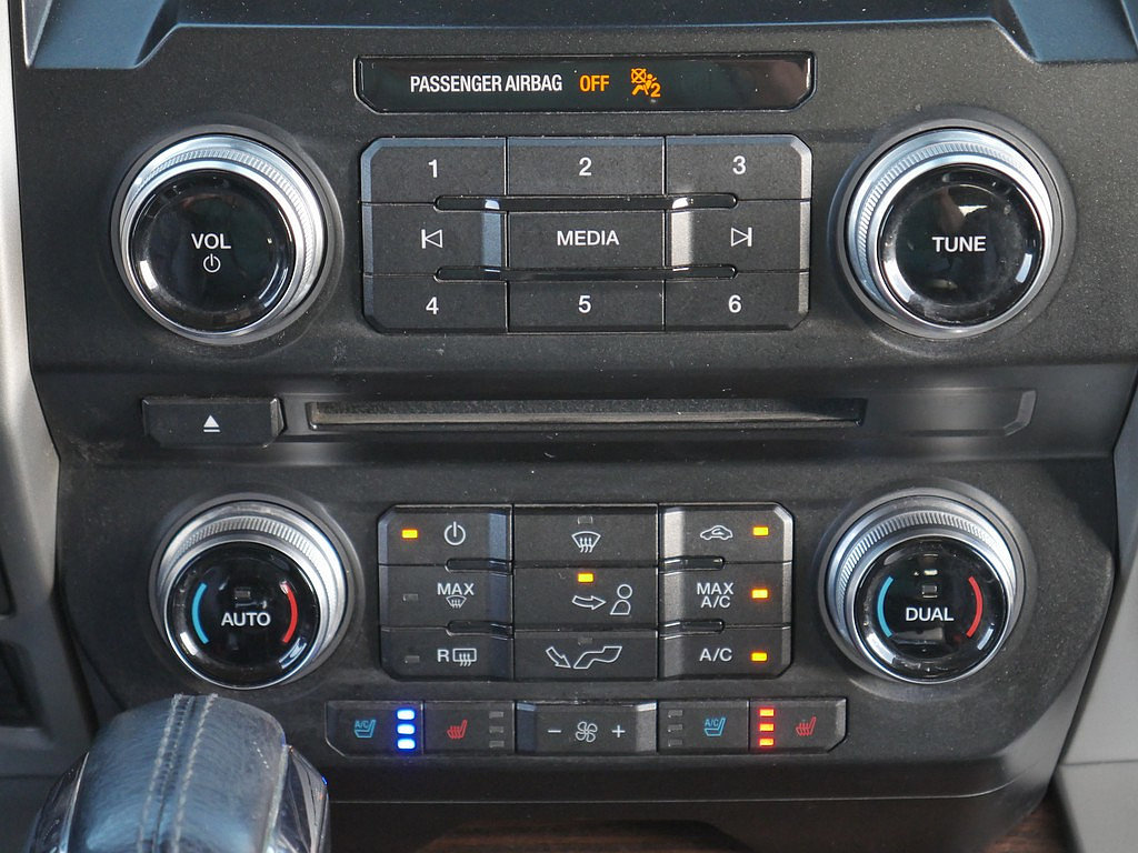 Used 2016 Ford F150 Lariat w/ Equipment Group 502A Luxury AWD/4WD image 24