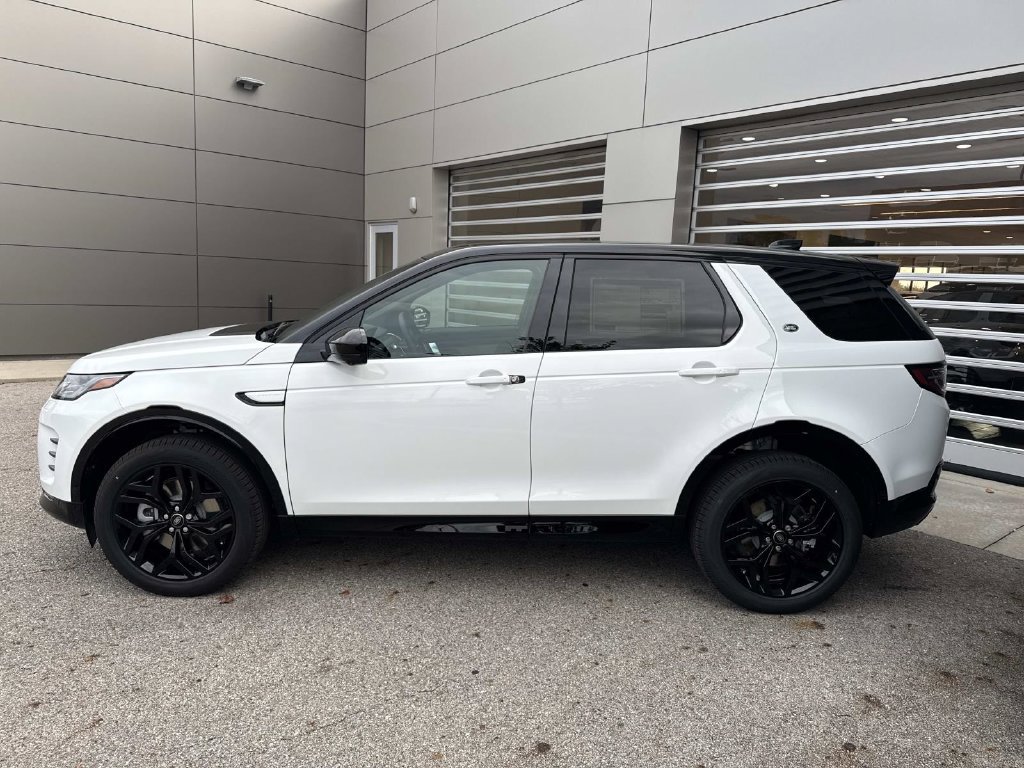 New 2026 Land Rover Discovery Sport Landmark AWD/4WD image 4