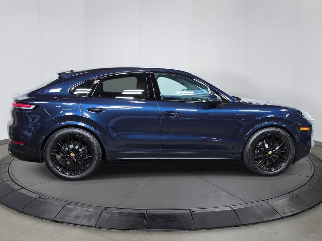 Certified 2024 Porsche Cayenne Coupe AWD/4WD image 8