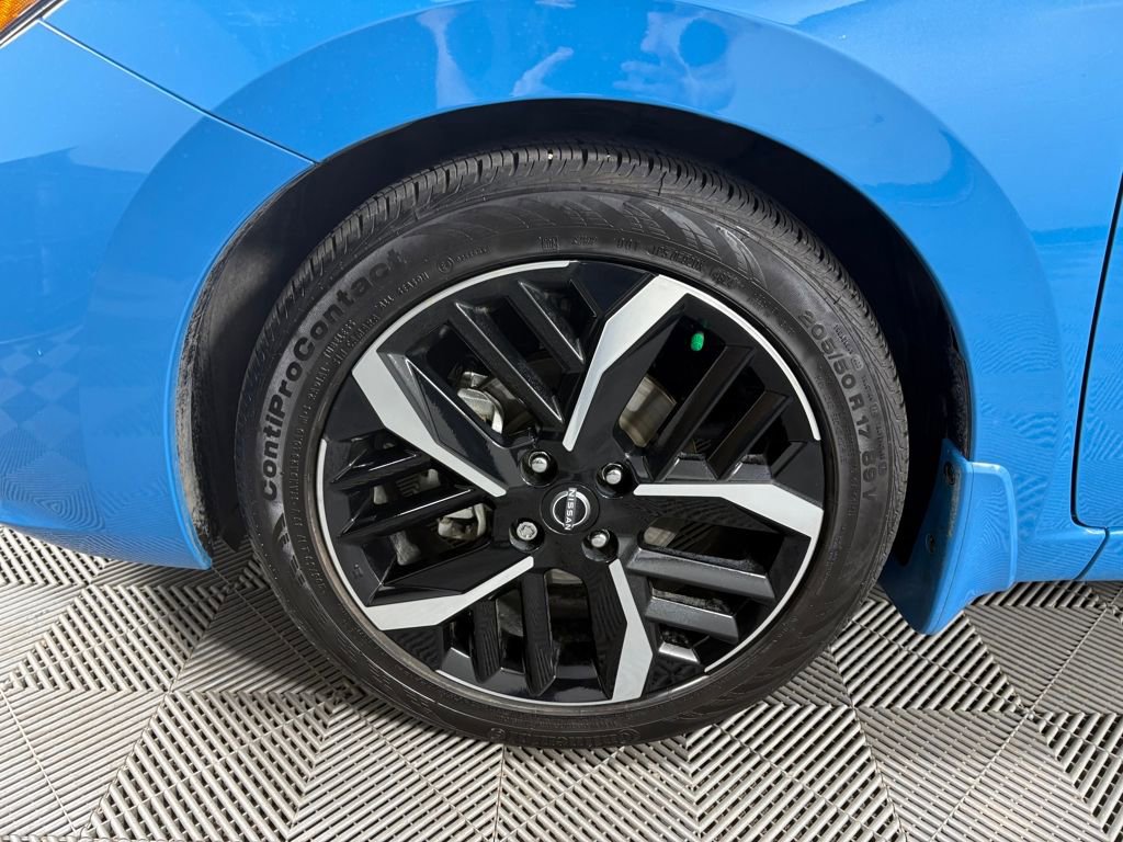 Used 2025 Nissan Versa SR w/ Trunk Package image 12