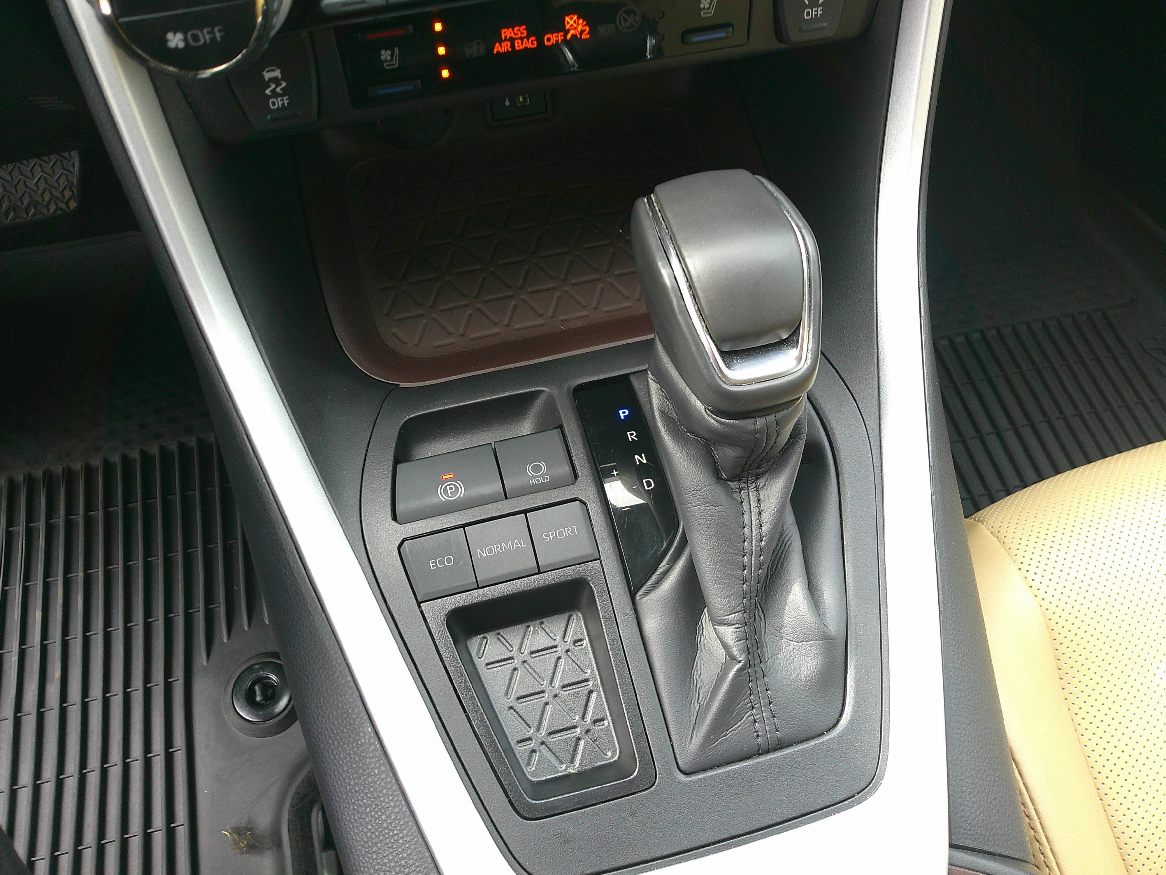 Used 2024 Toyota RAV4 Limited w/ Weather Package image 27