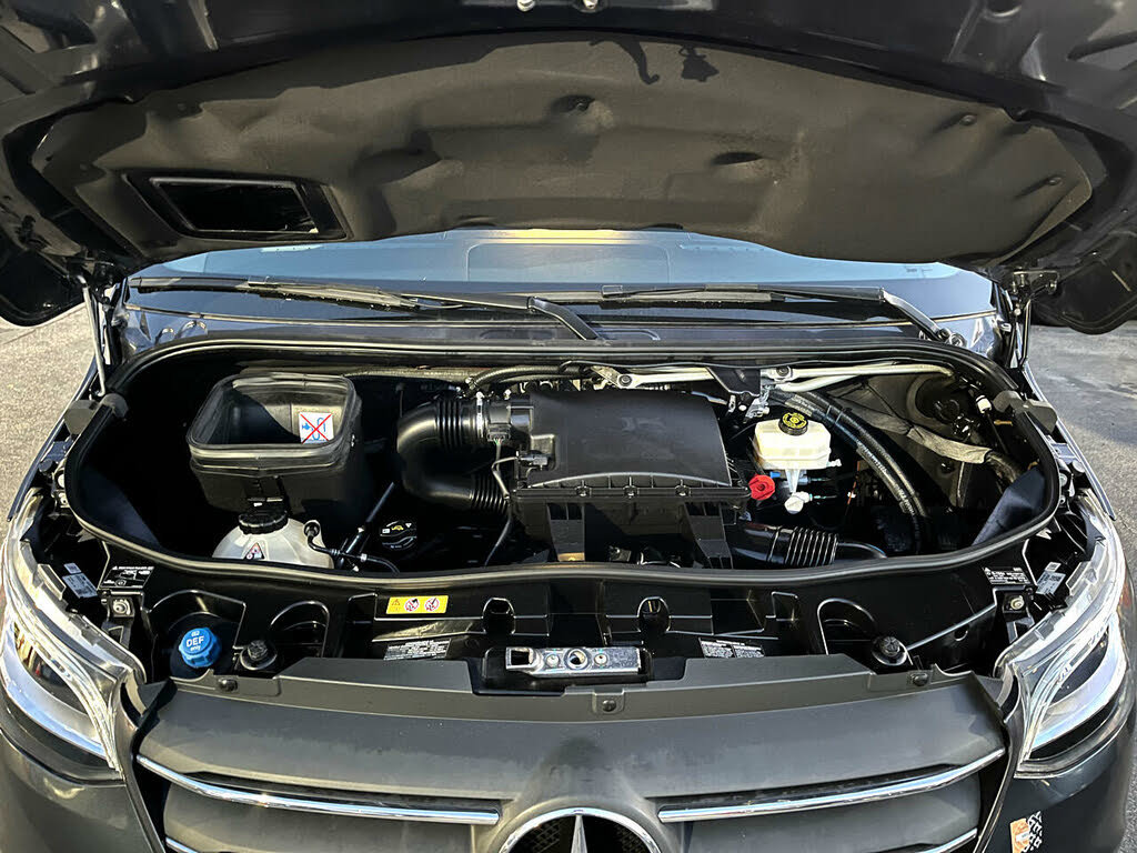 Used 2020 Mercedes-Benz Sprinter 4500 image 35