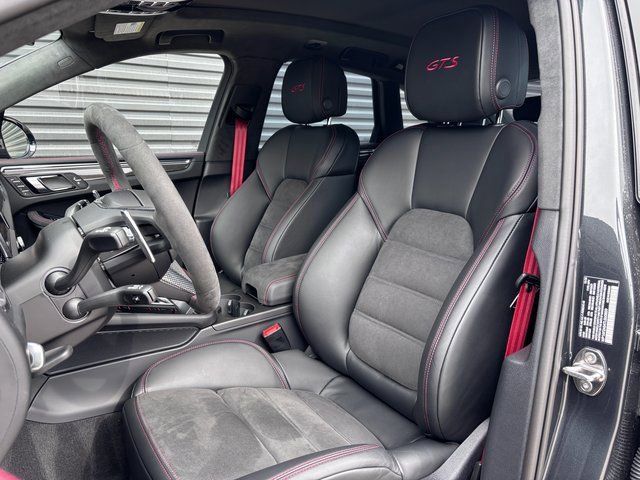 New 2026 Porsche Macan GTS AWD/4WD image 5
