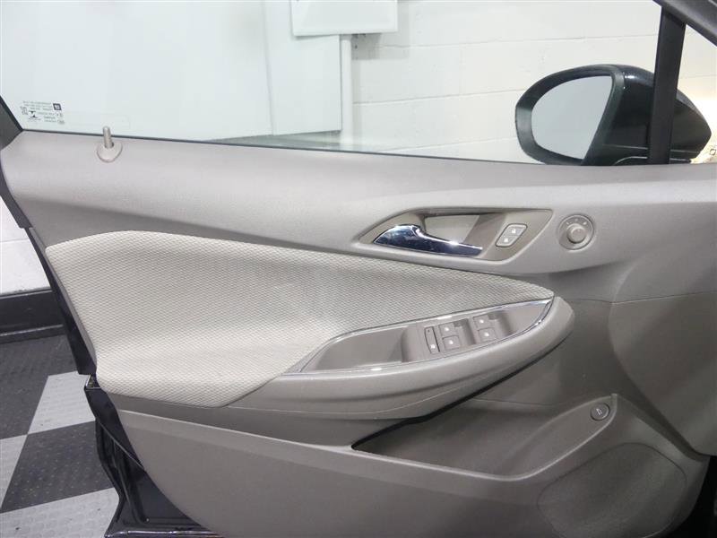 Used 2018 Chevrolet Cruze LS FWD image 17