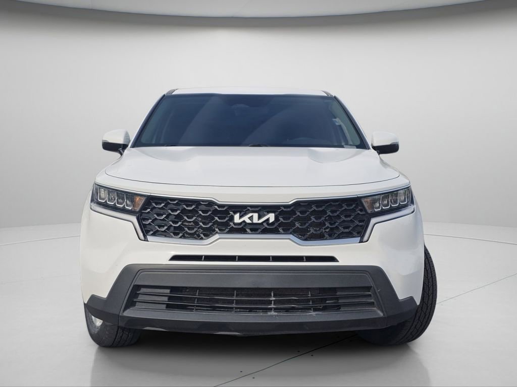 Used 2022 Kia Sorento LX image 3